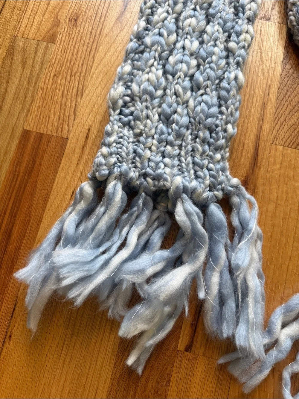 Gap Chunky Knit Fringe Blue Scarf and Matching Mittens Set new with tags